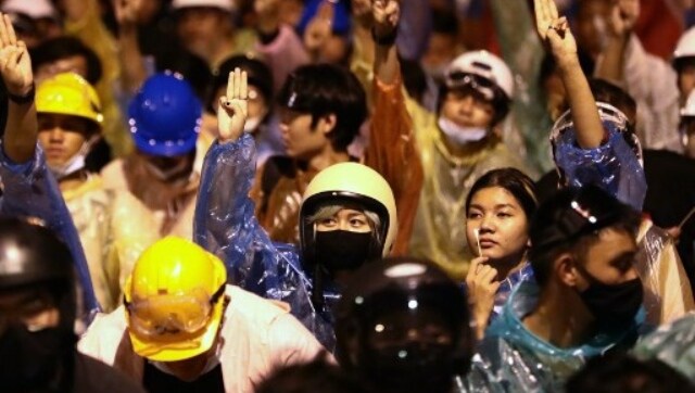 Thailand PM 'preparing to lift' emergency decree in bid to de-escalate tension as protests continue