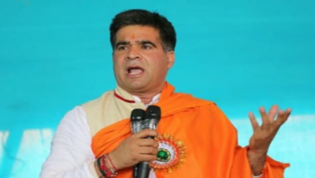 BJP seeks arrest of Mehbooba Mufti for 'seditious' remark on tricolour, says no power can restore Article 370 BJP seeks arrest of Mehbooba Mufti for 'seditious' remark on tricolour, says no power can restore Article 370