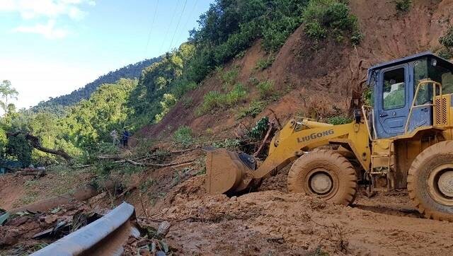 Vietnam: 16 dead, several missing after Typhoon Molave makes landfall in central provinces Vietnam: 16 dead, several missing after Typhoon Molave makes landfall in central provinces