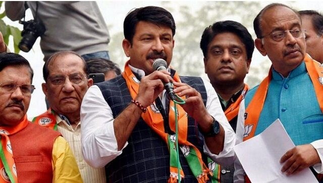 BJP MP Manoj Tiwari injured during protest outside Kejriwal's house against Chhath Puja ban