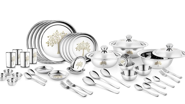 Stainless steel dinner sets for large number of guests Stainless steel dinner sets for large number of guests