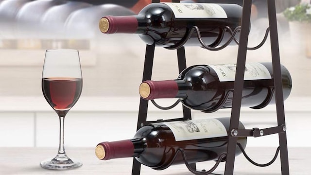 Horizontal wine rack to store wine bottles safely Horizontal wine rack to store wine bottles safely