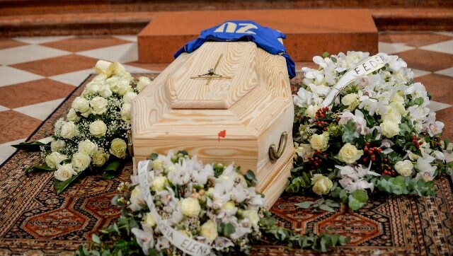 1982 World Cup hero Paolo Rossi laid to rest in Vicenza; Roberto Baggio, Paolo Maldini attend funeral