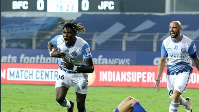 ISL 2020-21: Stephen Eze's 79th minute header helps Jamshedpur FC beat Bengaluru FC 1-0 to climb to third place ISL 2020-21: Stephen Eze's 79th minute header helps Jamshedpur FC beat Bengaluru FC 1-0 to climb to third place
