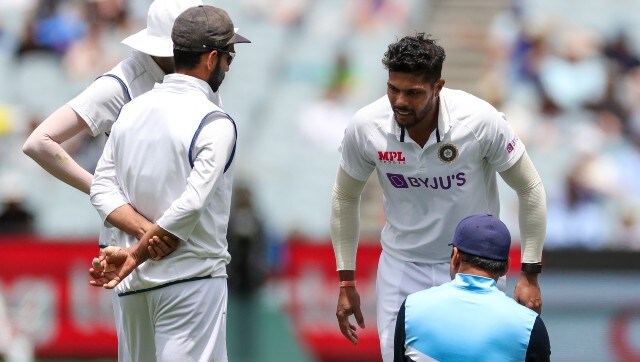 India vs Australia: Umesh Yadav suffers injury in Melbourne Test, hobbles off field India vs Australia: Umesh Yadav suffers injury in Melbourne Test, hobbles off field