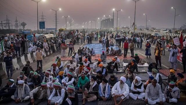 Farmers' Protest Updates: Congress delegation meets Kovind, seeks withdrawal of farm laws; Centre invites farmers again for talks