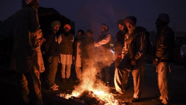 "The farmers have always supported us. We felt bad when we saw that our farmer brothers were lathi-charged, roads were closed. Farmers are sitting on streets in bitter cold for their rights," said Kartar, and added that he would like to request the government to repeal the "draconian law". Noted Punjabi poet Surjit Patar, too, announced that he will return his Padma Shri award in support of the farmers. Image credits: AFP
