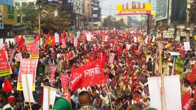Farmers take hard line with Centre on MSP, repeal of laws day before talks; Tomar, Goyal meet Amit Shah Farmers take hard line with Centre on MSP, repeal of laws day before talks; Tomar, Goyal meet Amit Shah