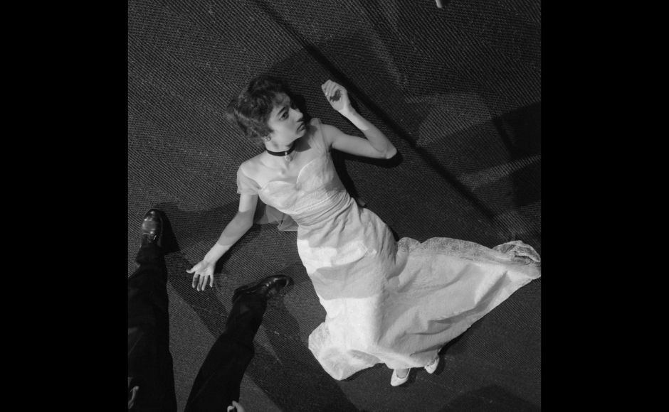 Alakananda Samarth (in the picture above) as the young, alluring vivacious daughter of the Count, Miss Julie, was the ideal foil to Alkazi's sexual predator Jean, the valet in Strindberg’s masterful interplay of sexual tension across the class divide. Alaknanda belonged to Shobhana Samarth’s family and was film star Nutan’s niece.