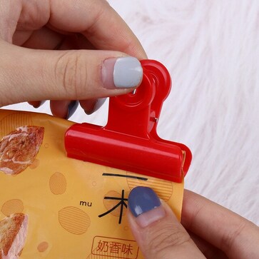 Keep snacks fresh for longer with these easy clips Keep snacks fresh for longer with these easy clips