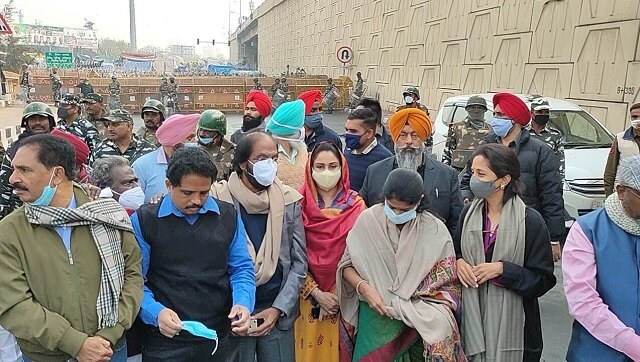 Farmers' stir: Team of 15 Opposition MPs stopped from meeting protesters at Ghazipur border