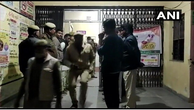 Uttar Pradesh: Two minor girls found dead in a field in Unnao; another undergoing treatment Uttar Pradesh: Two minor girls found dead in a field in Unnao; another undergoing treatment