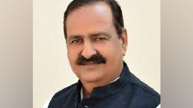 BJP MLA thrashed, clothes torn by protesting farmers in Punjab's Muktsar; police register case BJP MLA thrashed, clothes torn by protesting farmers in Punjab's Muktsar; police register case