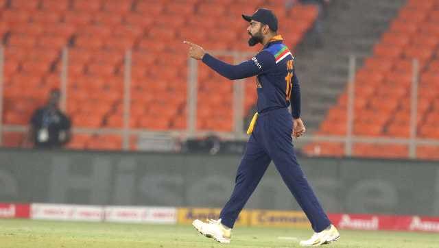 India vs England: 'If ball is clipping the stumps, that should be out', Virat Kohli confused with umpire's call India vs England: 'If ball is clipping the stumps, that should be out', Virat Kohli confused with umpire's call