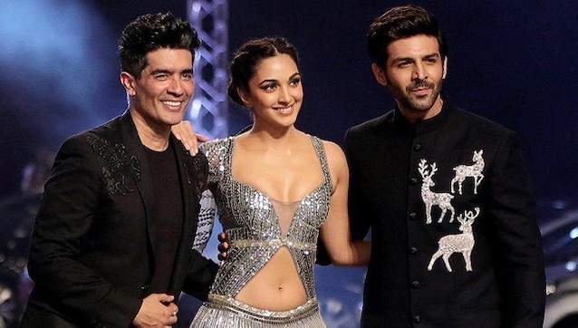 Lakme Fashion Week: Kartik Aaryan, Kiara Advani turn showstoppers for Manish Malhotra Lakme Fashion Week: Kartik Aaryan, Kiara Advani turn showstoppers for Manish Malhotra