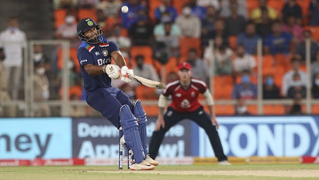 Rishabh Pant was looking good before he was removed on 21. He reverse-swept Jofra Archer for a six, reminding everyone of the same shot he played against James Anderson not a long ago in Tests. Sportzpics Rishabh Pant was looking good before he was removed on 21. He reverse-swept Jofra Archer for a six, reminding everyone of the same shot he played against James Anderson not a long ago in Tests. Sportzpics