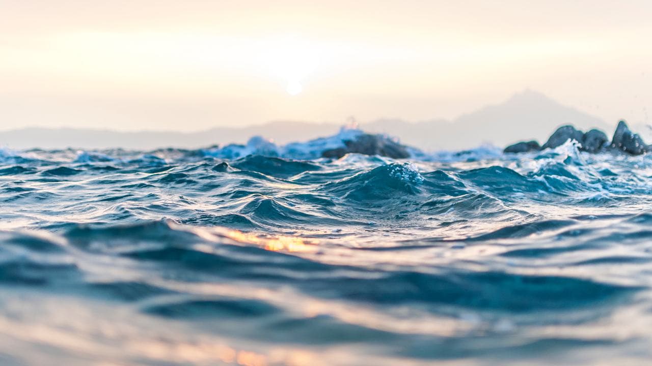  Climate change disrupts ocean mixing that helps store worlds excess heat, CO2