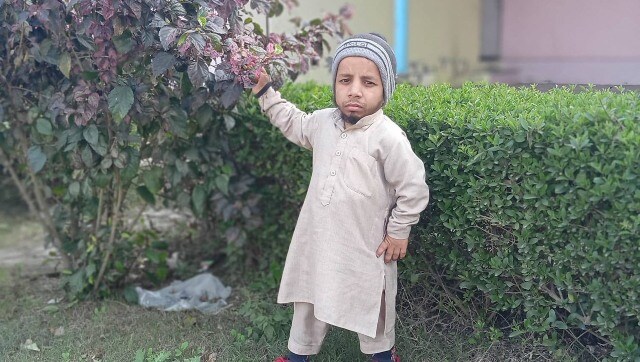 Two-foot tall man approaches Uttar Pradesh police, asks them to find him a bride Two-foot tall man approaches Uttar Pradesh police, asks them to find him a bride
