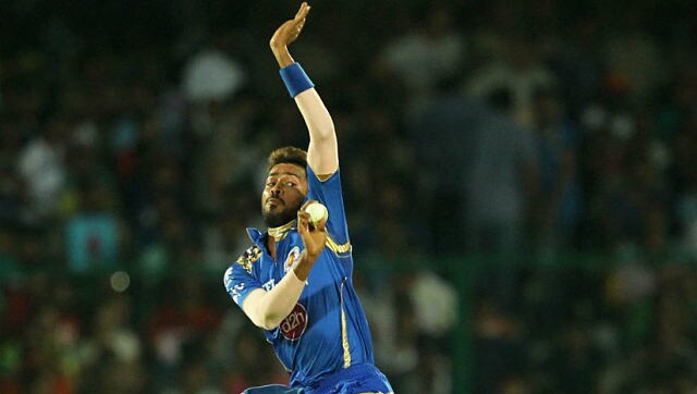 Hardik Pandya getting closer to playing but MI won't rush him back, says Shane Bond Hardik Pandya getting closer to playing but MI won't rush him back, says Shane Bond