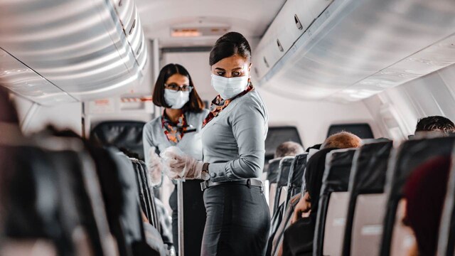 Empty middle seats lower the risk of COVID-19 transmission in airplanes, study indicates