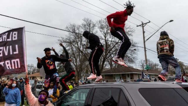 Clashes erupt in Minneapolis after police shoot dead 20-year-old Black man Clashes erupt in Minneapolis after police shoot dead 20-year-old Black man