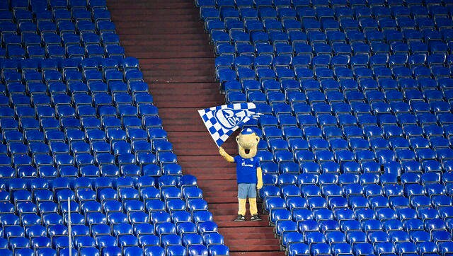 Bundesliga: Schalke say one player, one staff member contracted COVID-19 after team was attacked by fans