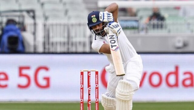 County Championship: Hanuma Vihari scores 32 in his second outing but leaves Warwickshire in trouble against Essex
