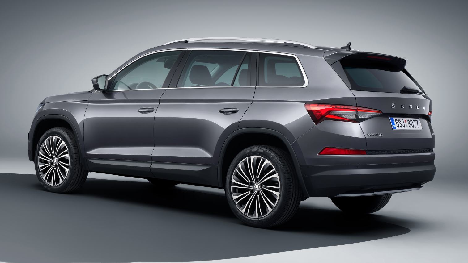 Gloss-black spoiler and redesigned tail-lights are the major changes at the back of the 2021 Skoda Kodiaq facelift. Image: Skoda