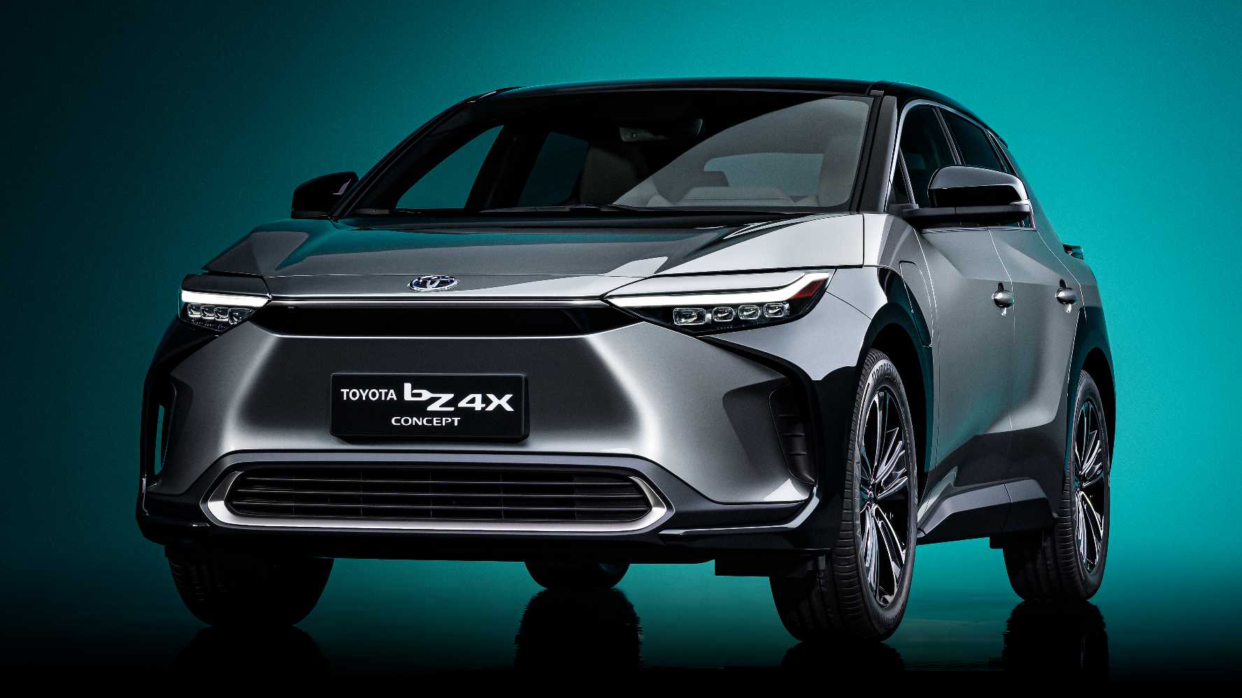 Toyotas første globale BEV, bZ4x SUV, skal først komme i produksjon innen 2022. Bilde: Toyota