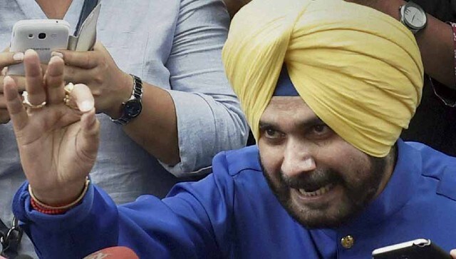 Navjot Singh Sidhu dares Amarinder Singh to prove he wanted to switch to Aam Aadmi Party Navjot Singh Sidhu dares Amarinder Singh to prove he wanted to switch to Aam Aadmi Party