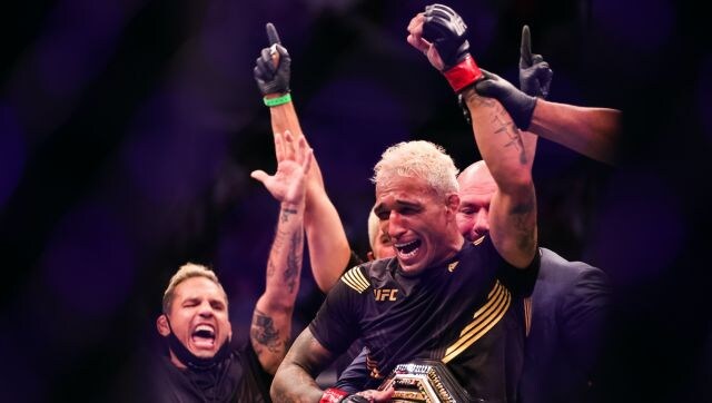 UFC 262: Charles Oliveira stops Michael Chandler, claims vacant lightweight title UFC 262: Charles Oliveira stops Michael Chandler, claims vacant lightweight title