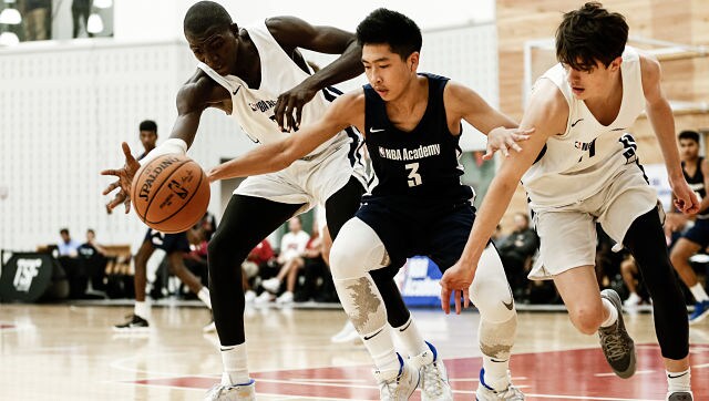 Lalhnehpuia Chhakchhuak commits to North Park University with psychology degree and making history on his mind