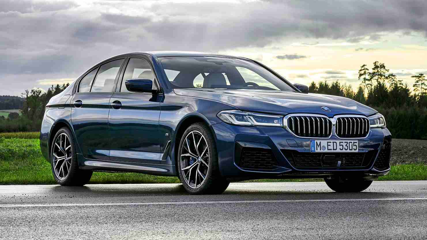 BMW 5-serie 2021 vil være tilgjengelig i tre versjoner.  Bilde: BMW