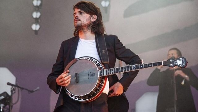 Winston Marshall of Mumford & Sons, quits the band to 'speak freely' on evils of political extremism Winston Marshall of Mumford & Sons, quits the band to 'speak freely' on evils of political extremism