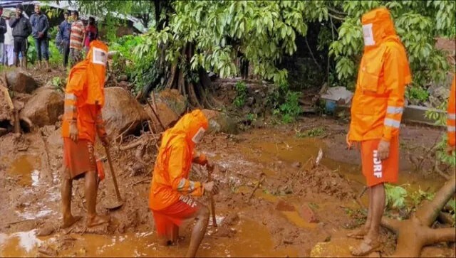 Watch Video: NDRF personnel rescue dog in Maharashtra’s Kolhapur