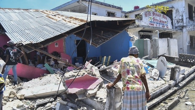Haiti: 7.2 magnitude earthquake kills at least 304, injures over 1,800; local hospitals overwhelemed Haiti: 7.2 magnitude earthquake kills at least 304, injures over 1,800; local hospitals overwhelemed