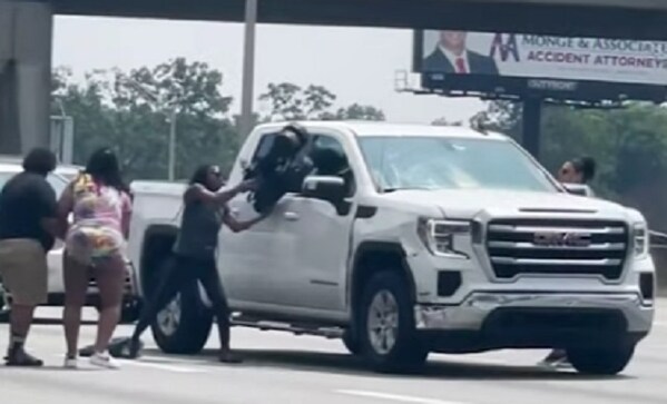 Watch: Good Samaritans smash windows of car to save unconscious driver's life, video goes viral