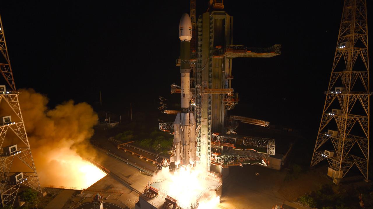 ISRO's GSLV-F10 launches while carryinf the Earth Observation satellite-03. Image credit: ISRO