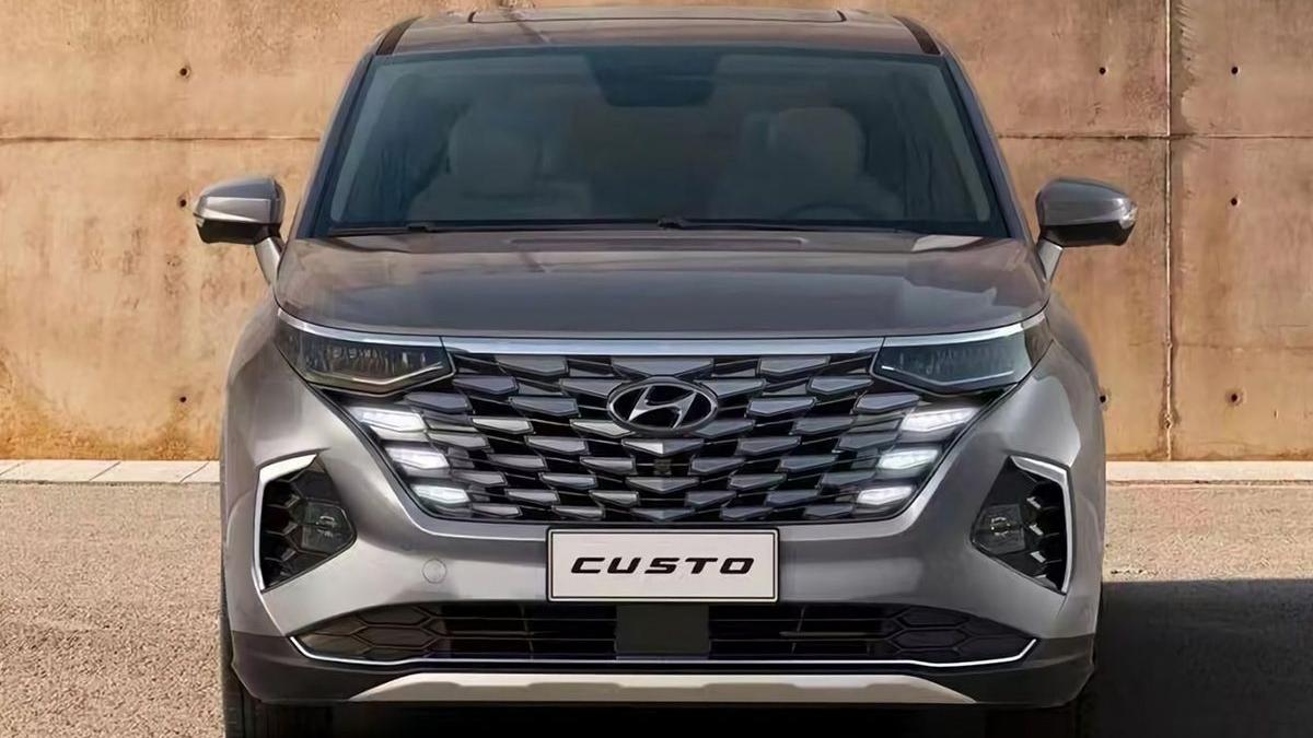 LED DRLs disguised as chrome embellishments for the large grille. Image: Hyundai