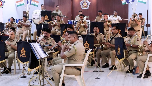 Watch: Mumbai Police’s band wows social media with James Bond theme performance Watch: Mumbai Police’s band wows social media with James Bond theme performance