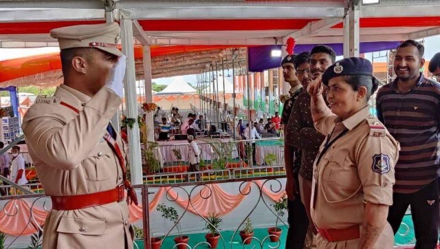 Picture of ASI mother and DSP son saluting each other melts hearts online; see viral photo here Picture of ASI mother and DSP son saluting each other melts hearts online; see viral photo here