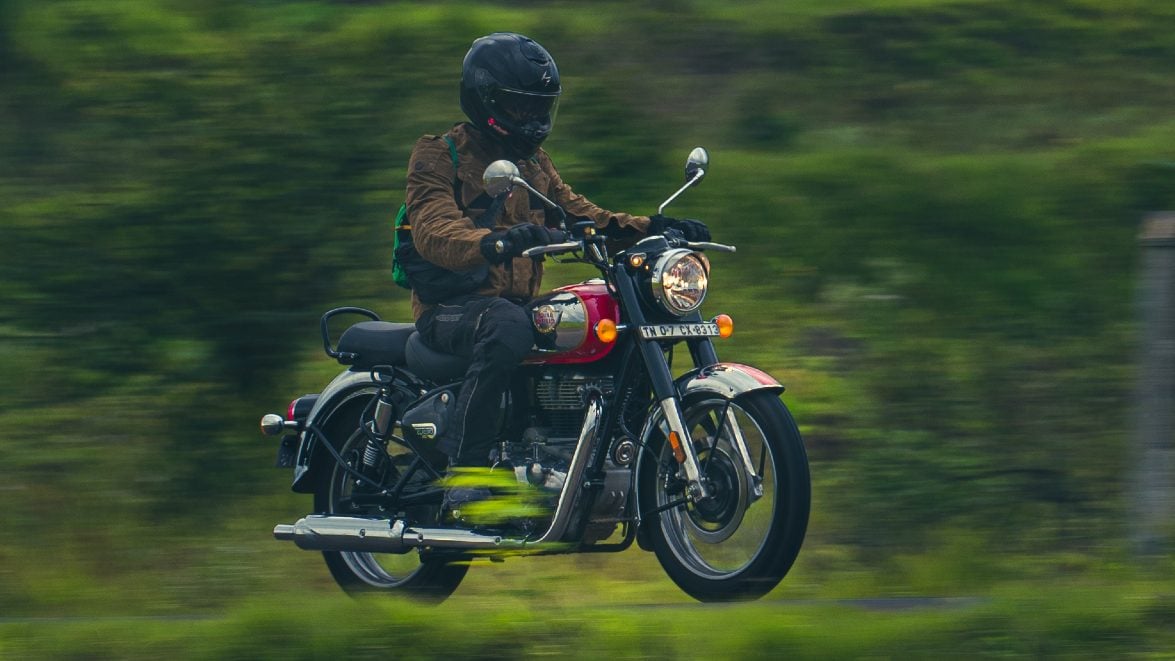 The new Classic 350 is happy to chug along at highway speeds all day long. Image: Royal Enfield