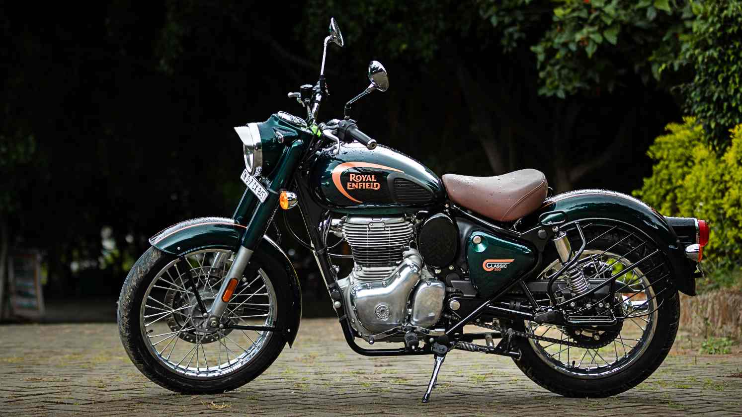 The design and styling elements that have endeared the Classic 350 to many are still in place with the 2022 iteration. Image: Royal Enfield