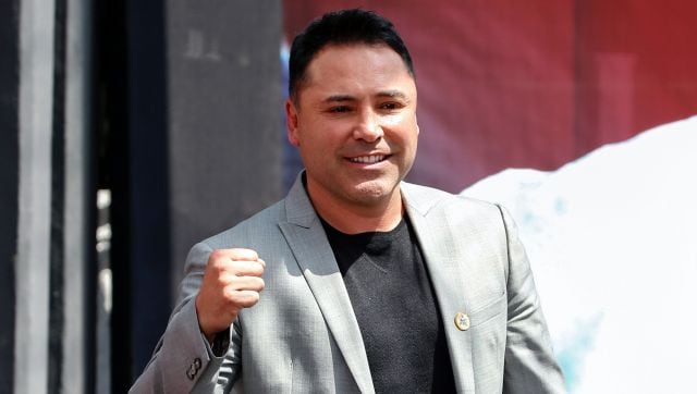 Oscar De La Hoya scraps comeback fight after testing Covid-19 positive