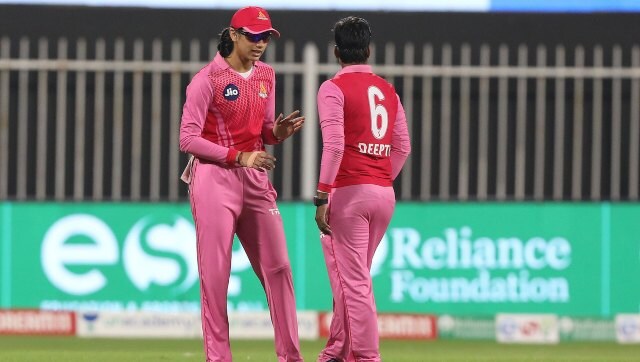 Smriti Mandhana, Deepti Sharma sign with Sydney Thunder to play in WBBL