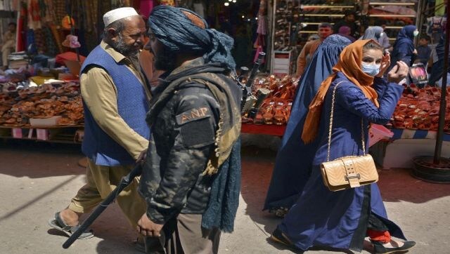 Arms dealers in Afghanistan make the most of US-left weapons