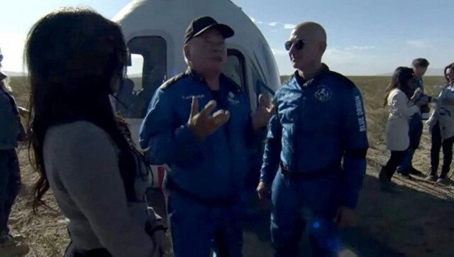 Star Trek star William Shatner becomes oldest person in history to fly to space Star Trek star William Shatner becomes oldest person in history to fly to space