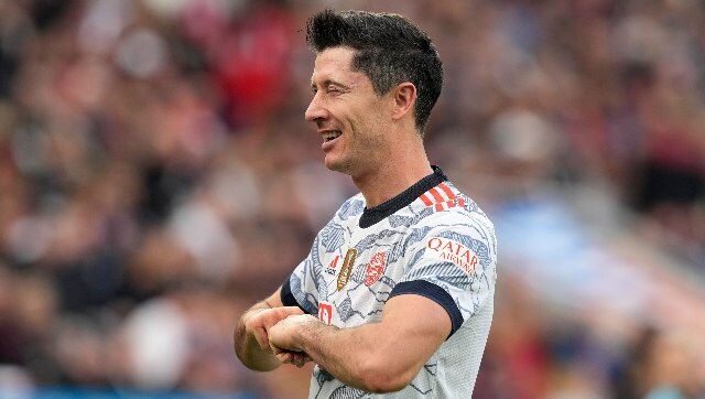 Bundesliga: Robert Lewandowski, Serge Gnabry score brace apiece as Bayern beat Leverkusen Bundesliga: Robert Lewandowski, Serge Gnabry score brace apiece as Bayern beat Leverkusen