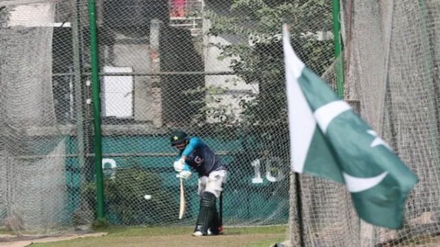 Pakistan cricket team's decision to hoist flag in Dhaka ground sparks controversy, irks Bangladesh fans Pakistan cricket team's decision to hoist flag in Dhaka ground sparks controversy, irks Bangladesh fans