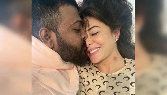 Jacqueline Fernandez requests everyone to respect her privacy after pics with conman go viral Jacqueline Fernandez requests everyone to respect her privacy after pics with conman go viral
